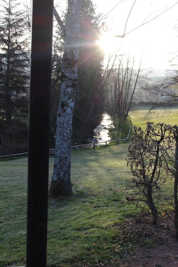 Camping Les Feuilles Chauffailles Extérieur photo