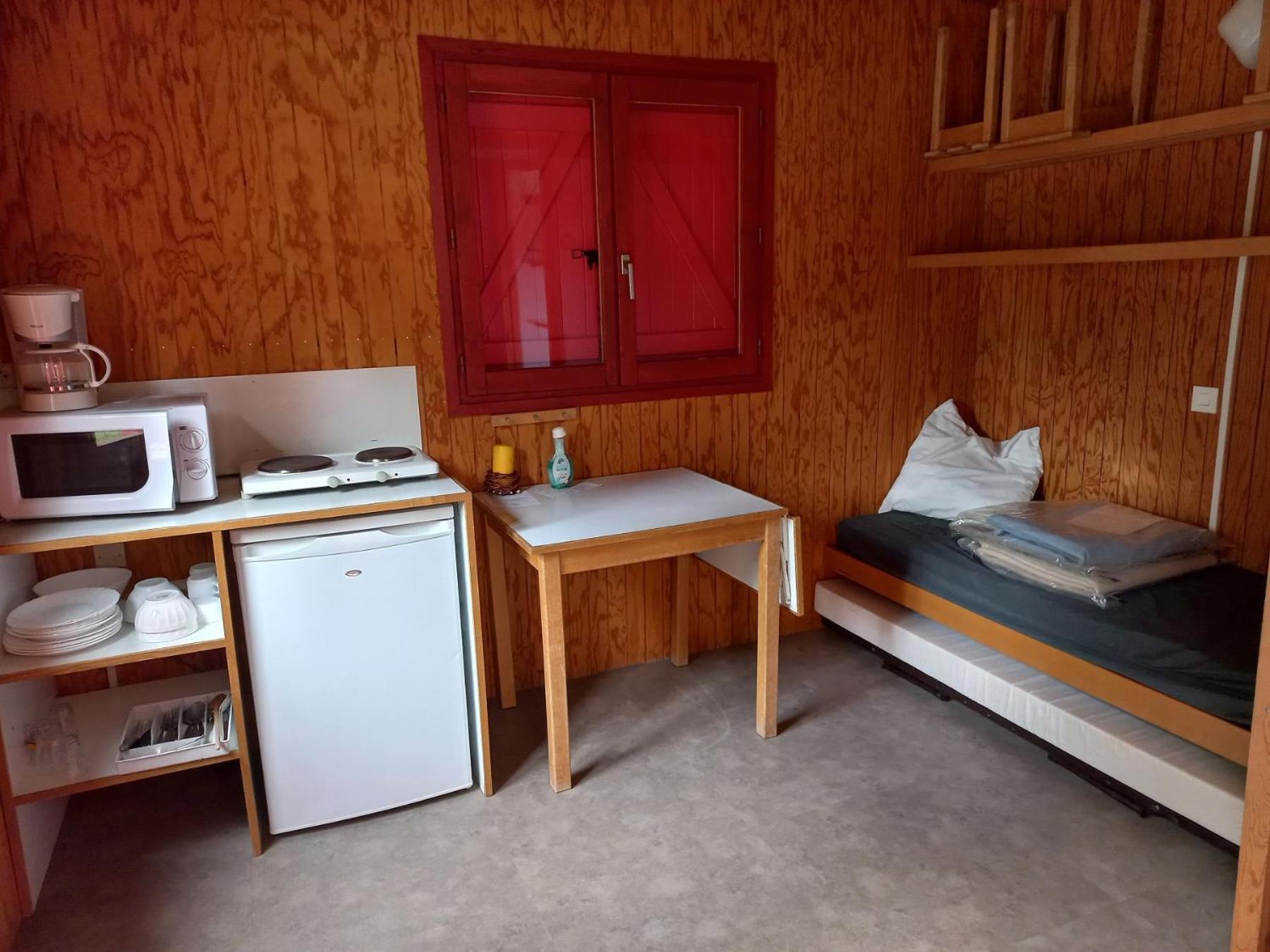 Camping Les Feuilles Chauffailles Extérieur photo