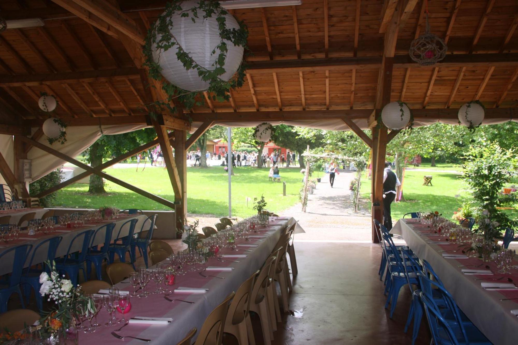 Camping Les Feuilles Chauffailles Extérieur photo