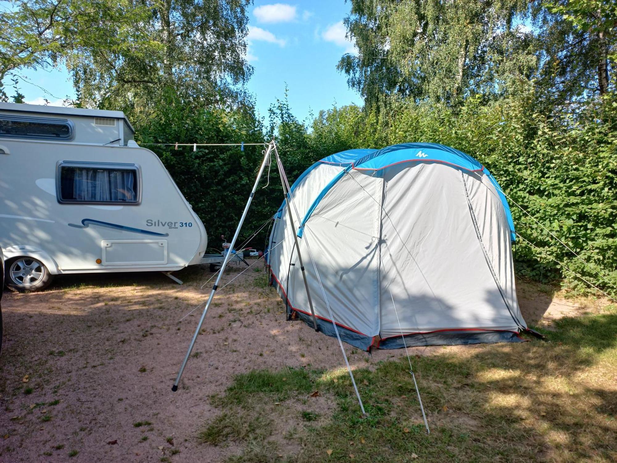Camping Les Feuilles Chauffailles Extérieur photo