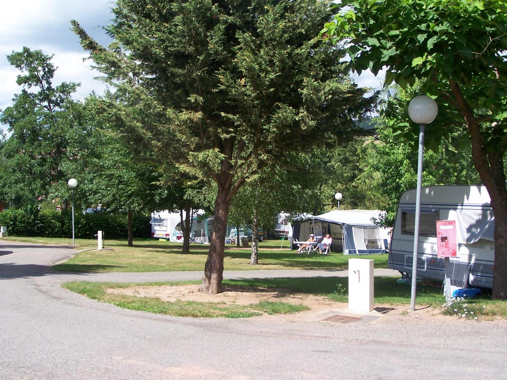 Camping Les Feuilles Chauffailles Extérieur photo